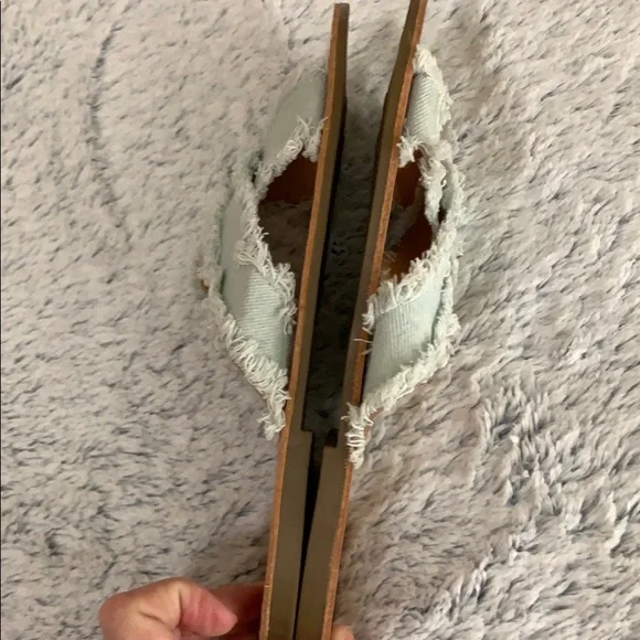 ⭐️🌸Capelli chambray raw hem criss cross slides - Picture 5 of 12